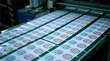 Denna laserstyrenhet låser upp nya möjligheter för laserstansning.